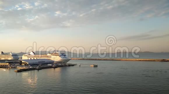 海上邮轮港水域法国马赛视频的预览图