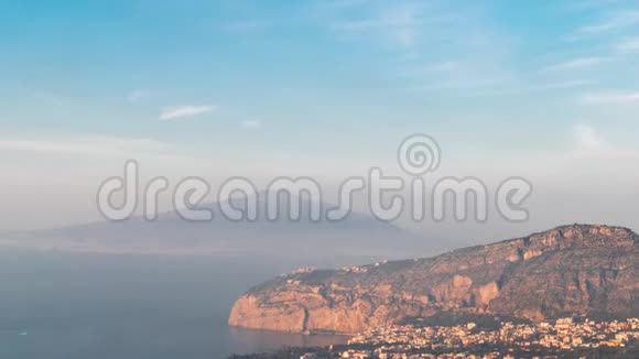 那不勒斯海岸索伦托钢琴Vesuviovulcano意大利旅游小镇的时间流逝欧洲海洋度假苏山区视频的预览图