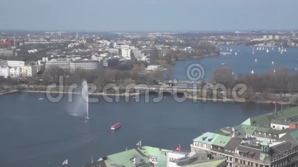 汉堡阿尔斯特湖的高视角视频的预览图