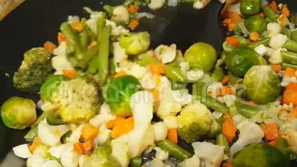 蔬菜用西兰花盘炒视频的预览图