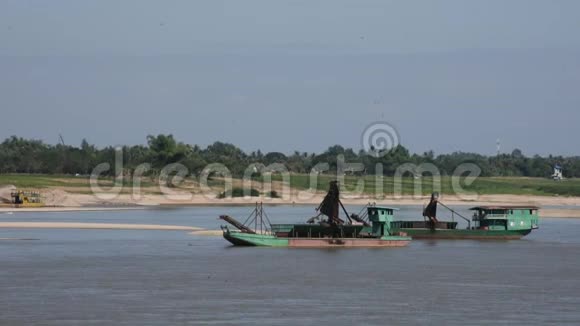 泰国农海湄公河河滨吸沙船视频的预览图