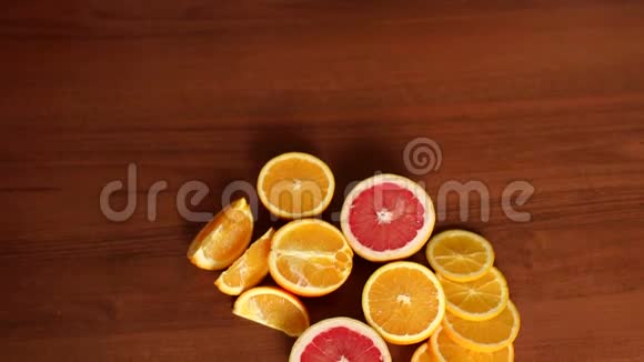 切片柑橘类水果橙子和柚子视频的预览图