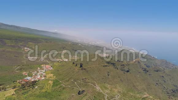西班牙卡纳里亚斯群岛国家公园特内里费火山山艾尔泰德的空中景观视频的预览图