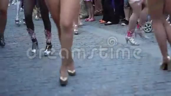 桑巴女腿视频的预览图