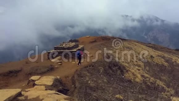 尼泊尔GhorepaniPoon山徒步旅行徒步旅行视频的预览图