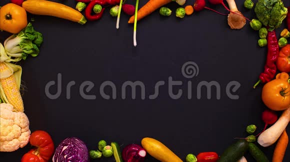 蔬菜做成字母U视频的预览图