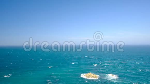 法国布雷塔涅海岸的风海景色视频的预览图