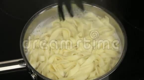 烹饪意大利面2视频的预览图