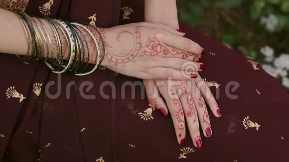 印度婚礼我的手视频的预览图