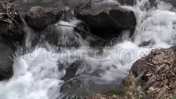 佐治亚州阿默科拉瀑布靠近下阿默科拉溪的流水视频的预览图