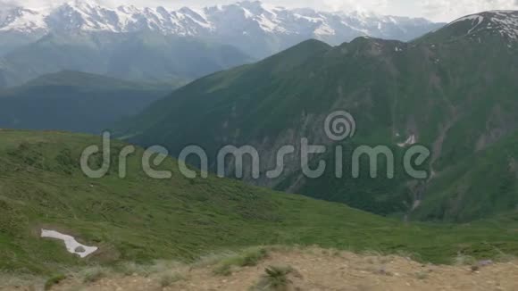 高加索山脉格鲁吉亚梅斯蒂亚科鲁迪湖地区视频的预览图