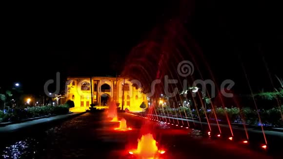 伊斯法罕海什特国王宫殿花园的彩色喷泉视频的预览图