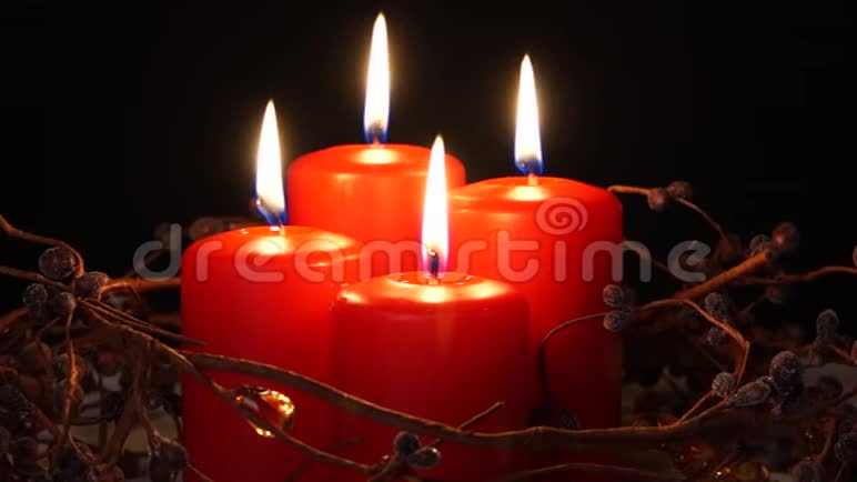 圣诞蜡烛在燃烧视频的预览图