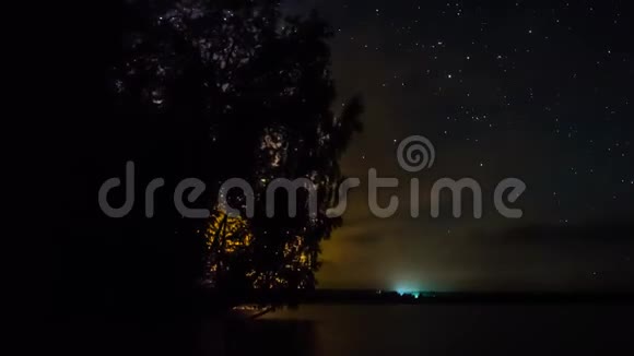 湖面上的星空时间间隔42视频的预览图