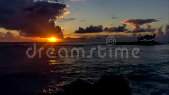 黎明在莫罗圣保罗巴西岛屿视频的预览图