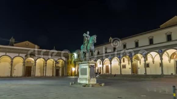 意大利佛罗伦萨圣蒂西马广场费迪南多IdeMedici延时超移雕像视频的预览图