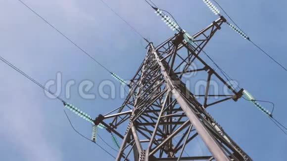 带电力电缆的高压铁塔能源工业网的电变电站配电和视频的预览图
