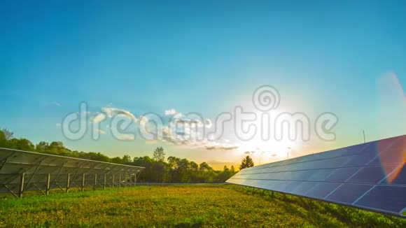 太阳能电池板和太阳全景延时视频的预览图