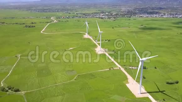 高地大村风力涡轮机视频的预览图