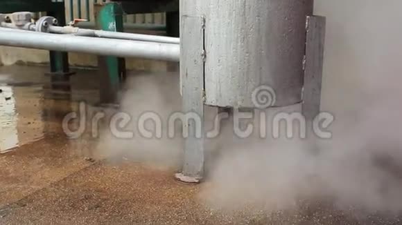 工业储罐蒸汽动力泄漏视频的预览图
