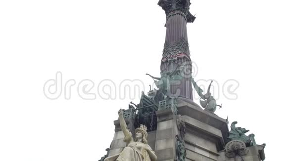 西班牙哥伦布纪念碑雕像和基座上的青铜浮雕细节视频的预览图