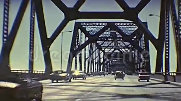 奥克兰湾大桥视频的预览图