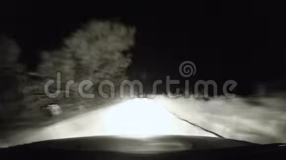 在意大利高速公路上行驶4kPOV夜间时间视频的预览图