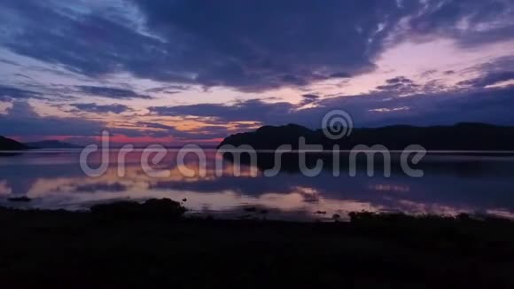 喀喀西亚共和国日落时叶尼塞河的鸟瞰图俄罗斯视频的预览图