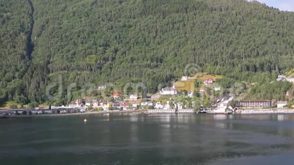 海湾港口和沿海定居点挪威海勒赛尔特视频的预览图