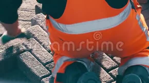 人行道铺装施工工程视频的预览图