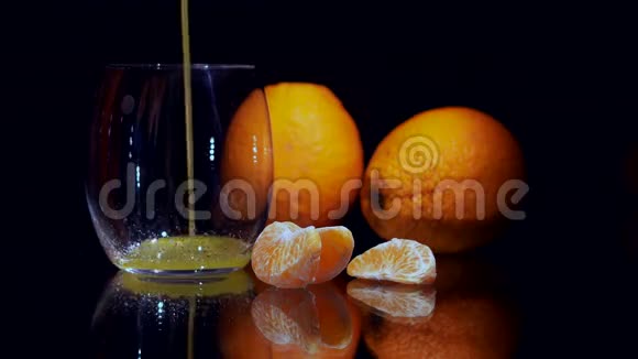 一杯鲜橙汁视频的预览图