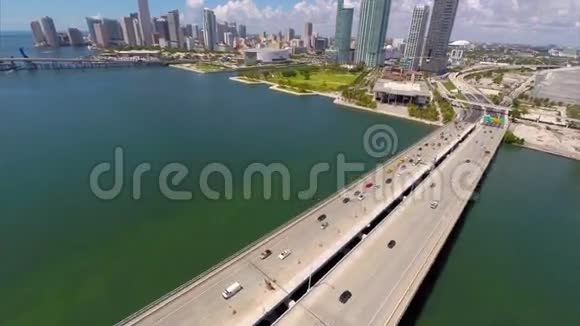 博物馆公园迈阿密空中无人机镜头视频的预览图