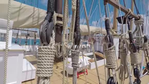 洛佩斯古董海盗帆船视频的预览图