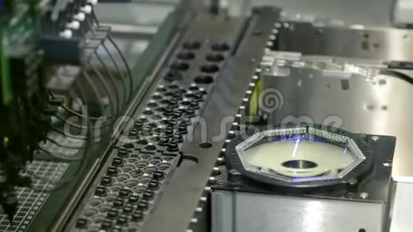 自动循环委员会机器生产印刷数字电子板印制循环板的机器制作视频的预览图