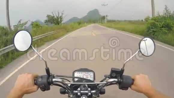 时光流逝莫托比克在泰国骑行第一人称视图4K视频的预览图