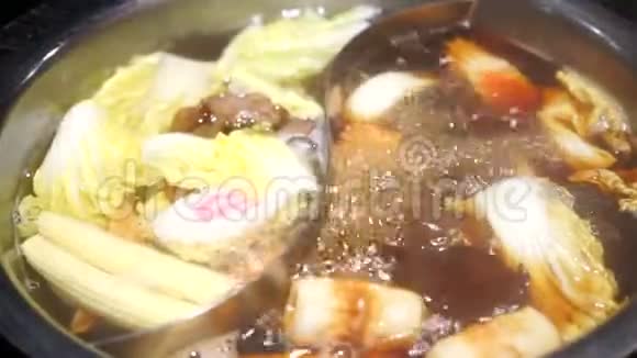 沙布沙布和Sukiyaki餐厅的火锅视频的预览图