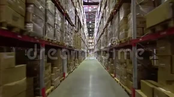 仓库存放于企业大型货架视频的预览图