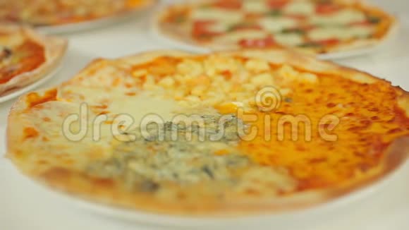披萨演示从四个奶酪披萨到反复无常的滑块全景视频的预览图