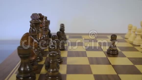 棋类游戏开始黑卒在棋中开党使用先动权环形飞行小车滑块凸轮视频的预览图