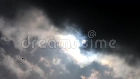 乌云和消失的太阳荷兰视频的预览图