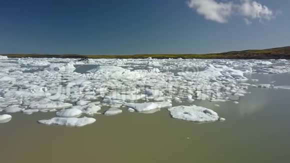 冰岛的冰山视频的预览图