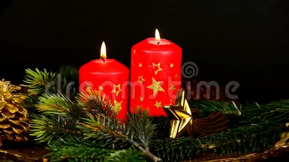 燃烧的蜡烛和德国的圣诞节视频的预览图