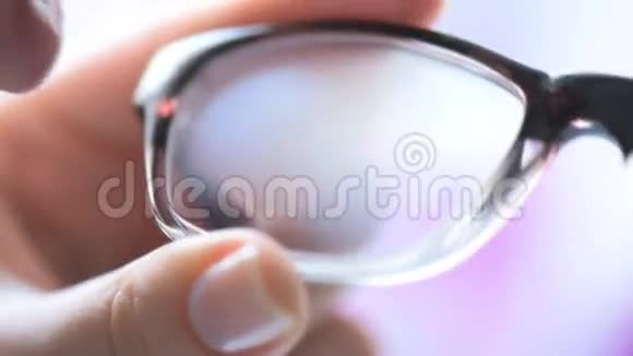 清洁眼镜视频的预览图