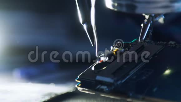 电子翻新修理焊锡线电话视频的预览图