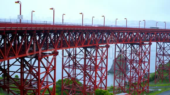 旧金山著名金门大桥的惊人建造视频的预览图