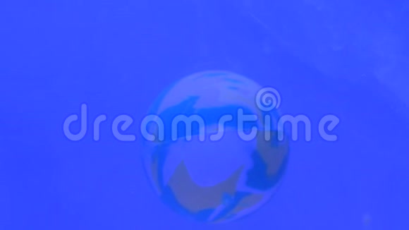 高速相机拍摄水中黄墨水幻影弯曲视频的预览图