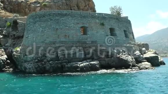 斯皮纳隆加岛上的古老堡垒斯皮纳隆加堡主塔克里特岛希腊视频的预览图