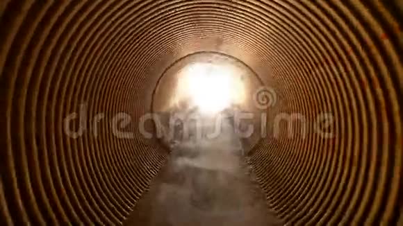 隧道穿过白光视频的预览图
