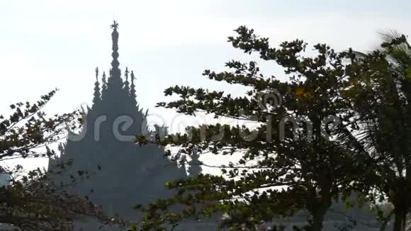 泰国芭堤雅的木制真理圣殿从海岸俯瞰高海拔原始寺庙视频的预览图