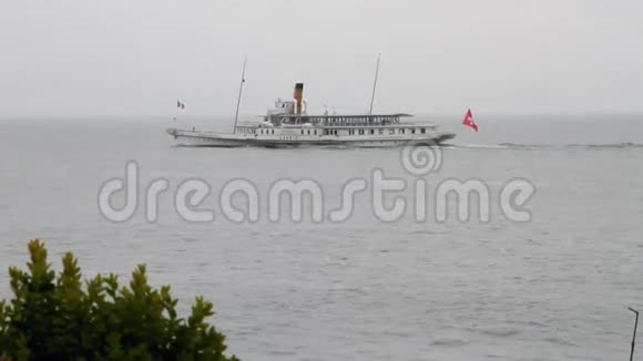 日内瓦湖上的轮船瑞士洛桑视频的预览图